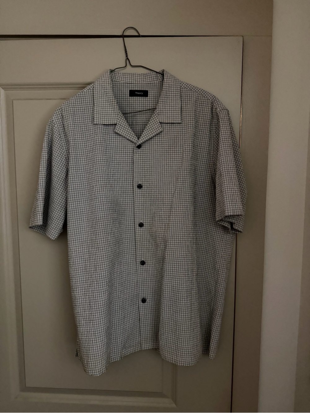 Theory Short-Sleeve Button-Down Shirt in Light Gray Check